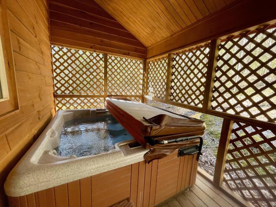2 Bed Cabin Hot Tub Close To Helen #16 Exteriér fotografie